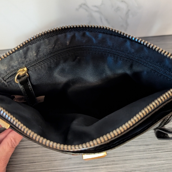 Juicy Coulture Small Black Wristlet Patent Leather With Gold Hardware - Picture 5 of 7